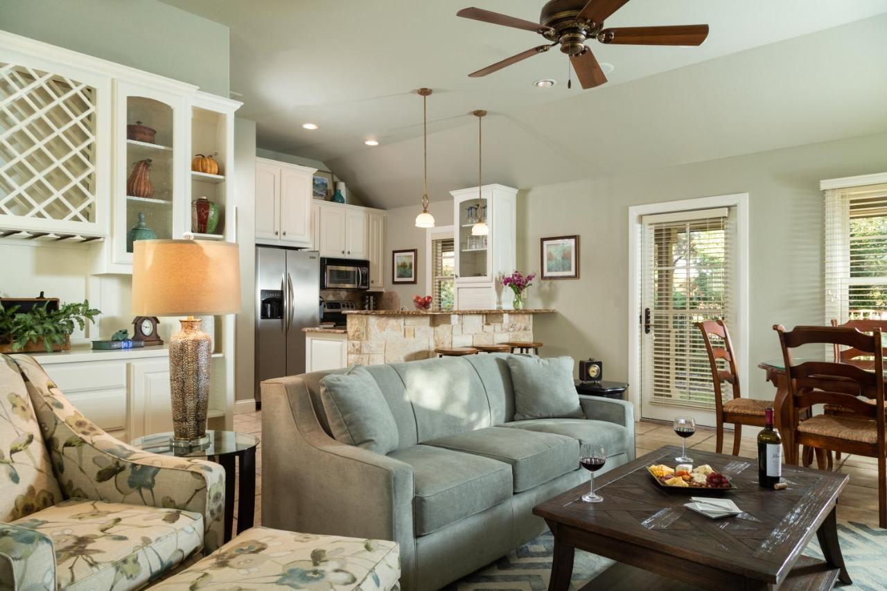 Inn On Lake Granbury Extérieur photo