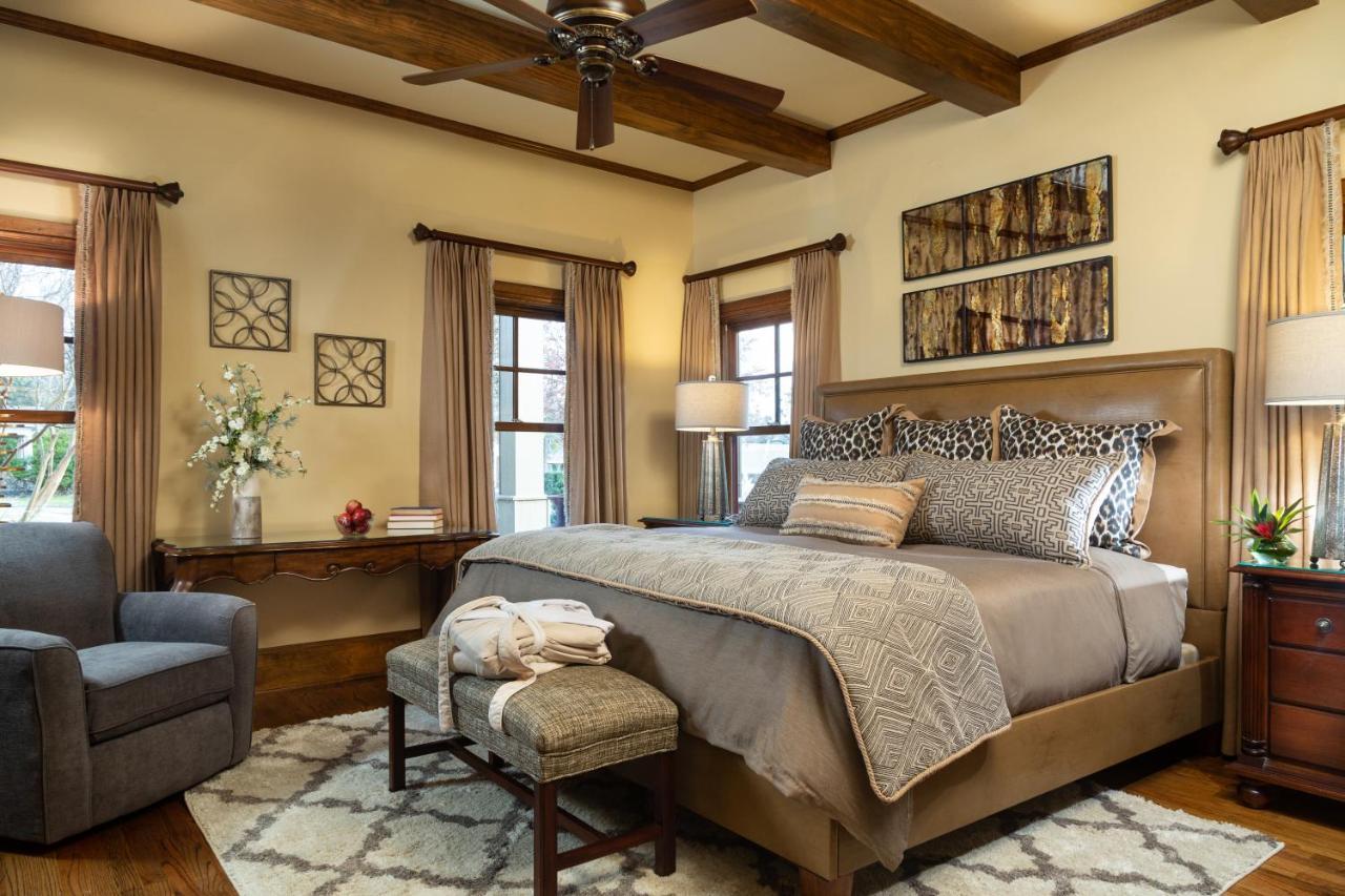 Inn On Lake Granbury Extérieur photo