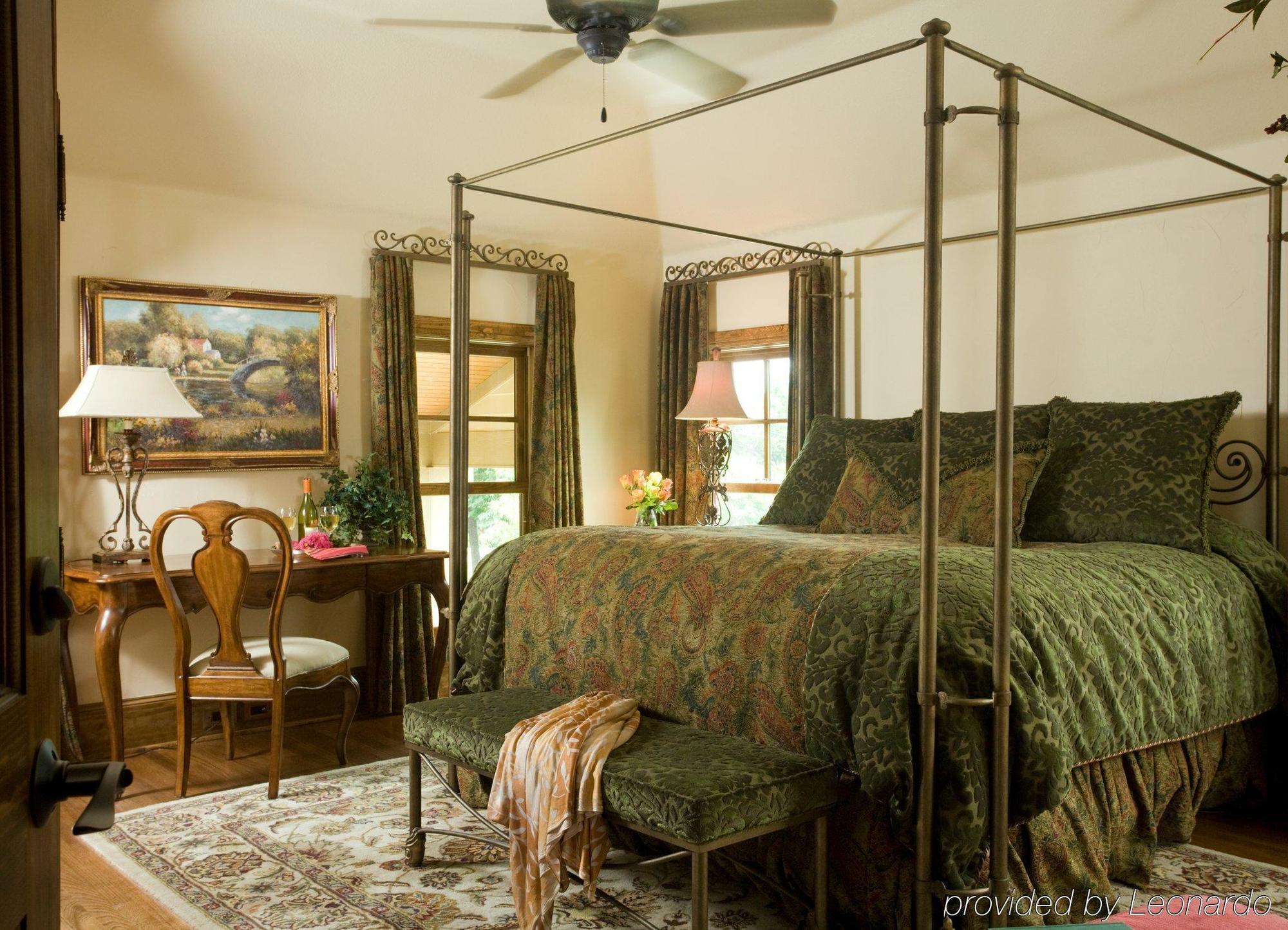 Inn On Lake Granbury Chambre photo