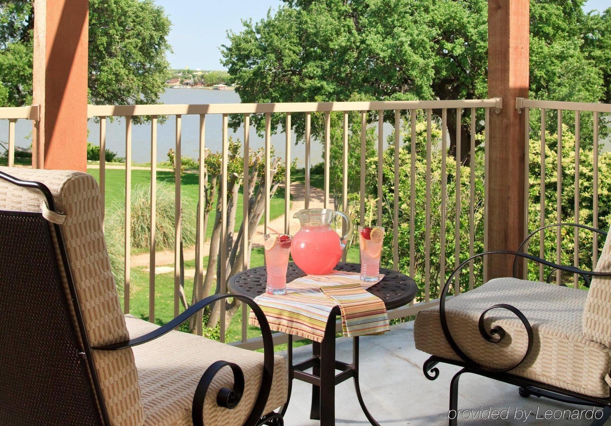 Inn On Lake Granbury Extérieur photo